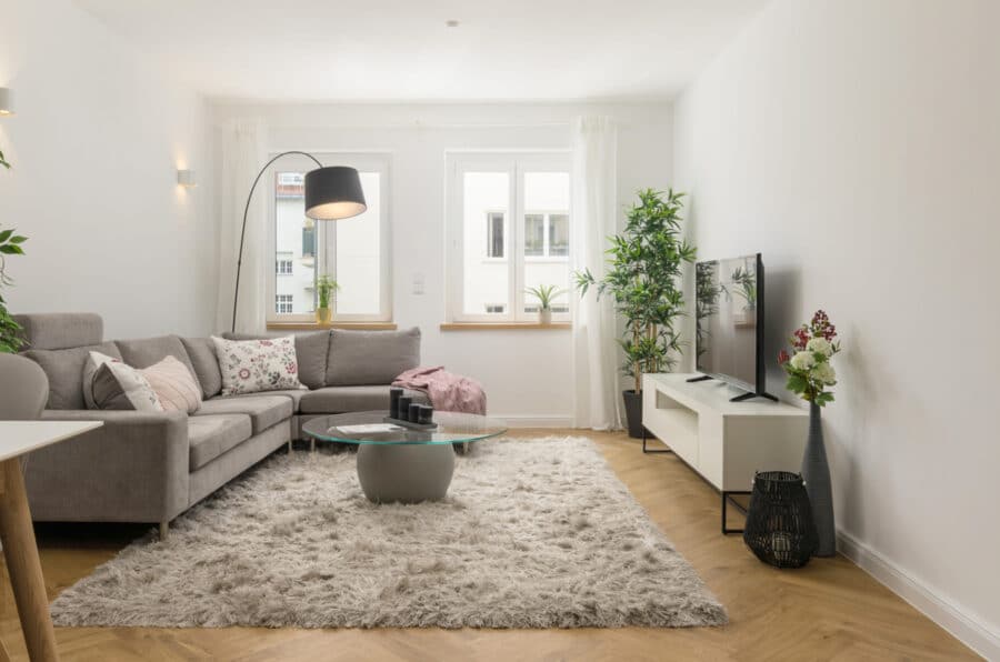 Traumhafte 3-Zimmer Wohnung im Herzen von Schwabing zum Erstbezug nach Renovierung - Wohnzimmer