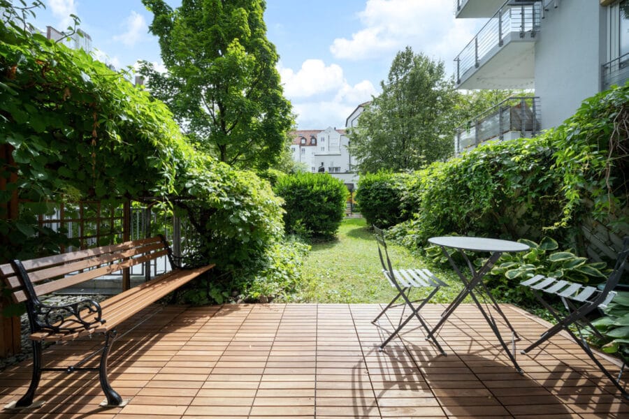 Top Lage mitten in Schwabing: Attraktive Büro-/Praxisfläche mit Garten und Terrasse - Terrasse