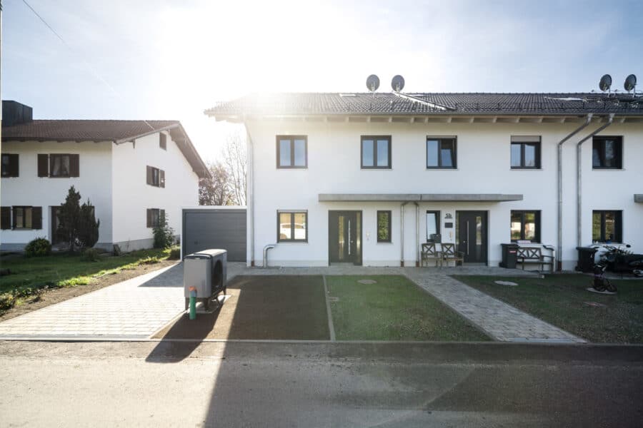 Neubau zum Sofortbezug! Modernes Reihenendhaus mit sonniger Terrasse und Garten, 83533 Edling, Reihenendhaus