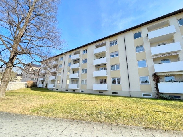 Hochwertig renovierte 3-Zimmer-Wohnung mit Westbalkon in Forstenried - Fassade