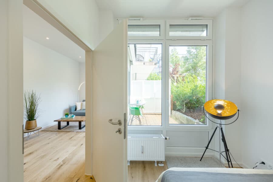 Renoviert und bezugsfrei: 2 Zimmer Büro mit Terrasse zum ruhigen Innenhof - Ruhe-/Arbeitszimmer