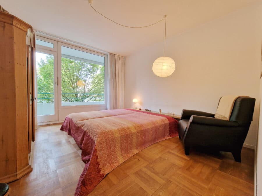 Traumhafte und helle 3-Zimmer-Wohnung mit zwei Balkonen und Blick ins Grüne in Bogenhausen - Kinderzimmer