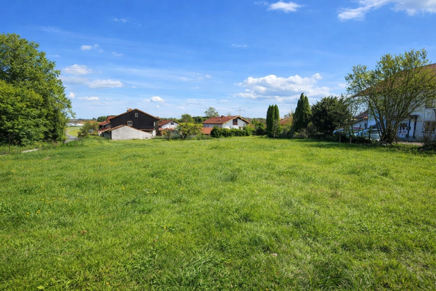 Exklusives Eckgrundstück: Baureifes Grundstück mit genehmigtem Hausprojekt, 83119 Obing, Grundstück