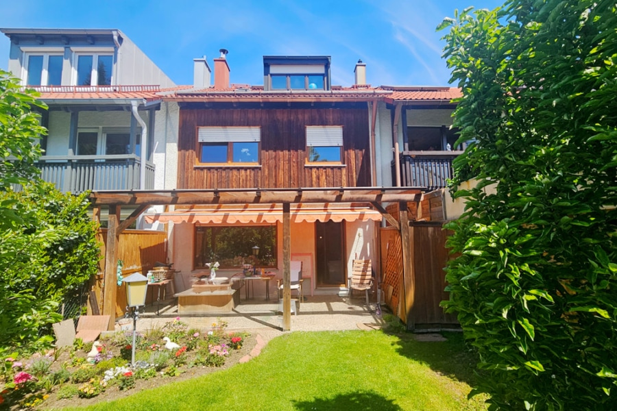 Reihenmittelhaus mit Garten, Terrasse und Garage – Verkauf mit Nießbrauch –, 81737 München / Ramersdorf, Reihenmittelhaus