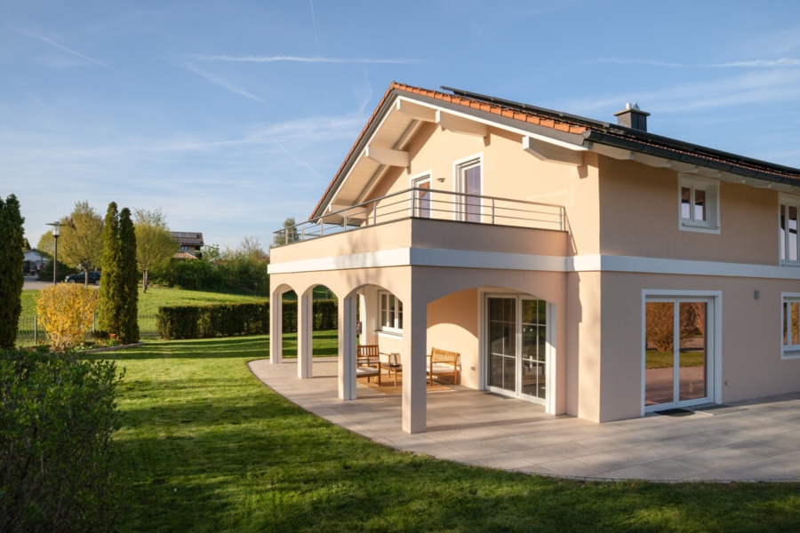 Leben zwischen See und Altstadt – Landhausvilla nahe Wasserburg, 83547 Babensham / Penzing, Einfamilienhaus