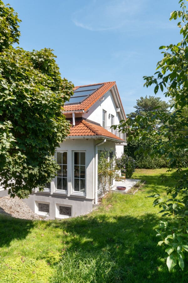 Liebe auf den ersten Blick - Großes Einfamilienhaus in idyllischer und ruhiger Lage - Solarpanele für Warmwasser