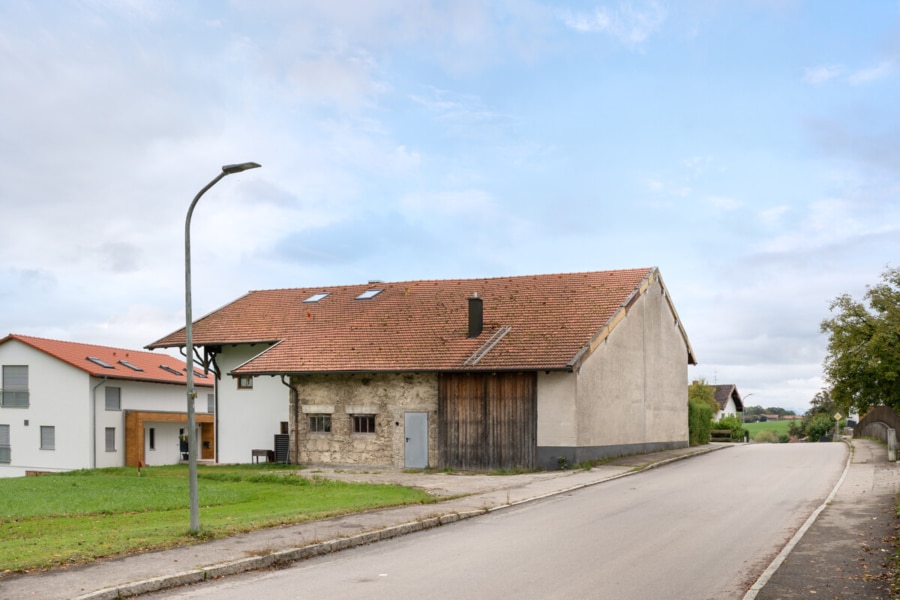 Attraktives Ausbauobjekt: Stadl mit genehmigter Wohnraumschaffung, 83550 Emmering, Haus