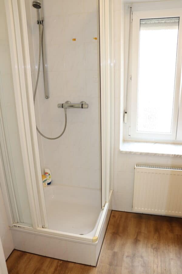 3-Zimmer Wohnung in Bestlage von Schwabing - Kapitalanlage oder Selbstnutzer - Dusche