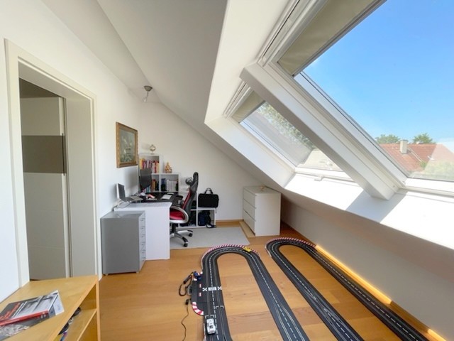 Schön renoviertes Reihenhaus mit Terrasse und Garten - ruhig - 5 Zimmer - Garage - DG-ZIMMER 2