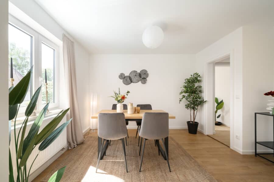 Energetisch renovierte 3-Zimmer Wohnung mit Süd-Balkon in Murnau am Staffelsee - Essbereich