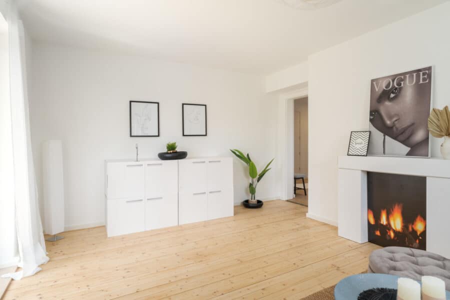 Energetisch renovierte 3-Zimmer Wohnung mit Süd-Balkon in Murnau am Staffelsee - Großes Wohnzimmer